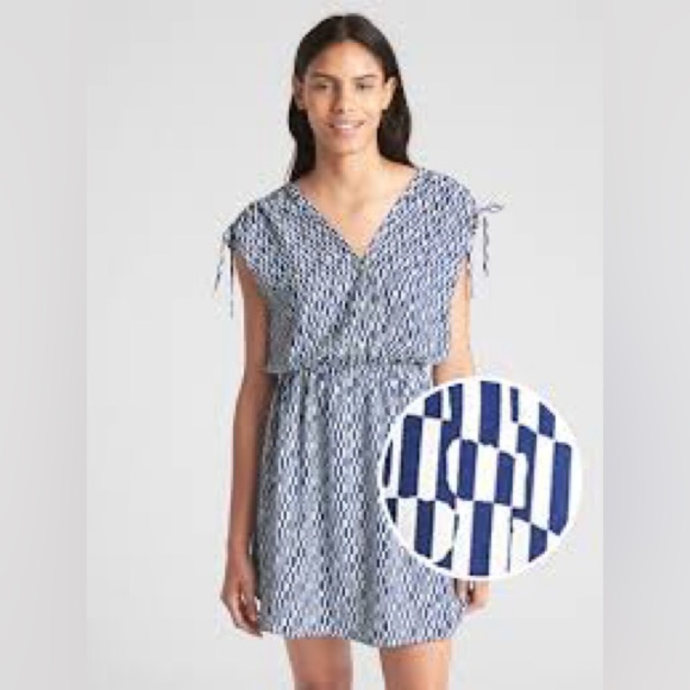 Blue Patterned V-Neck Short Dress